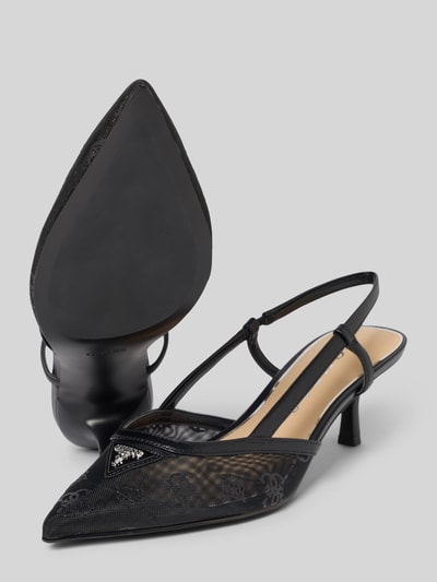 Produktfoto, pumps met semi-transparante look, smalle kant, open hiel, logo-applicatie, gladde zool, model 'Yanno' van guess, hakhoogte 6 cm