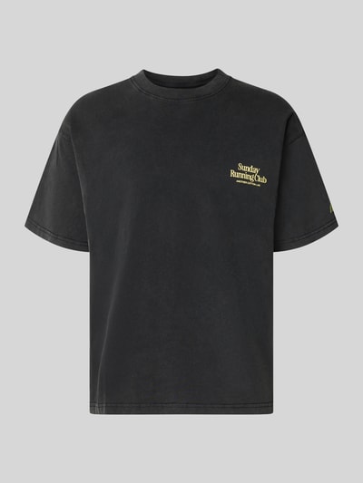 Produktfoto, męski t-shirt z nadrukiem i okrągłym dekoltem od ANOTHER COTTON LAB, bawełna, krój relaxed fit, długość tyłu 69 cm