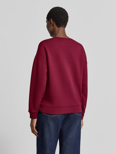 Frauenmodel trägt Relaxed Fit Sweatshirt mit elastischen Abschlüssen von MSCH Copenhagen, Damen Viskose-Mix, Rückansicht Ganzkörperansicht.
