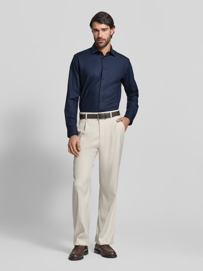 Christian Berg Men Regular Fit Businesshemd mit Kentkragen Marine 1