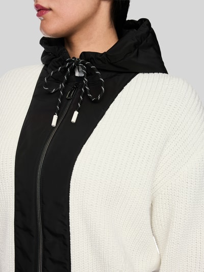 Marc Cain Strickjacke mit kontrastierender Frontpartie Weiss 3