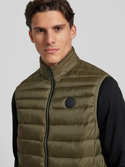 Christian Berg Men Steppweste mit Label-Patch Oliv 3