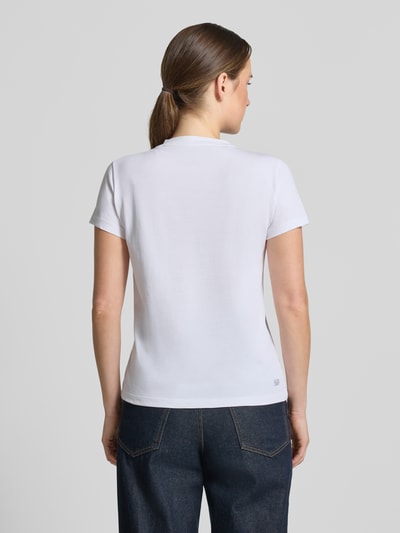 Vrouwenmodel draagt Slim Fit Sport-T-Shirt uit katoenmix van Lacoste, wit, gladde textuur, dames sport-t-shirt, achteraanzicht
