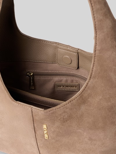 Produktfoto, Handtasche aus Kalbsleder-Mix Modell 'Alltime Lover' von Hey Marly in Velours-Optik, beige, Hauptfach mit Magnetverschluss, Logo-Detail