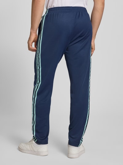 adidas Originals Regular Fit Sweatpants mit Vereins Logo Applikation Modell 'BLNACO' Marine 5