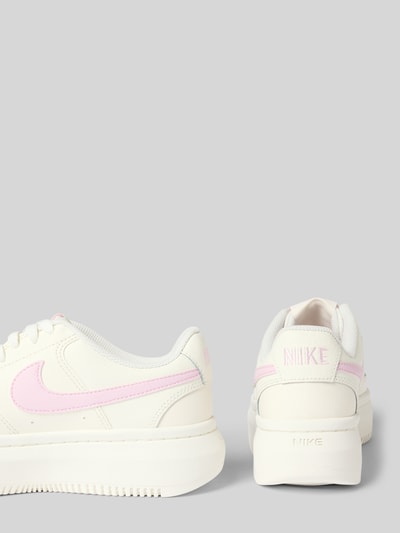 Produktfoto, Sneaker aus Leder-Mix mit Logo-Detail Modell 'Court Vision' von Nike in Creme mit rosa Akzent, abgerundete Passform, Absatzhöhe 4 cm, Schafthöhe 6 cm, Schaftweite 6 cm, Damen Sneaker