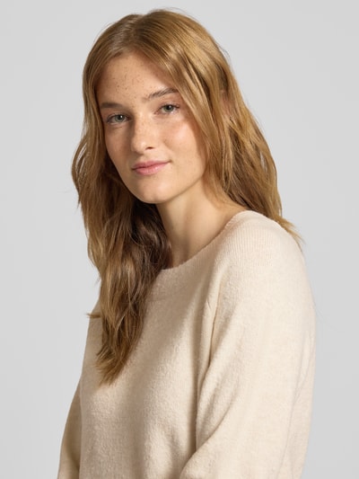 Only Sweter z dzianiny o kroju regular fit z raglanowymi rękawami model ‘RICA’ Złamany biały 3