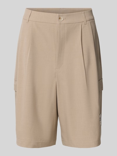 Produktfoto, Bermudas mit Bundfalten und Gesäßtaschen von Karo Kauer in Beige, Material-Mix mit Viskose-Anteil, Relaxed Fit, Vorderansicht.
