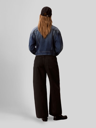 Calvin Klein Jeans Relaxed Fit Jeans aus reiner Baumwolle mit Label-Patch Black 4