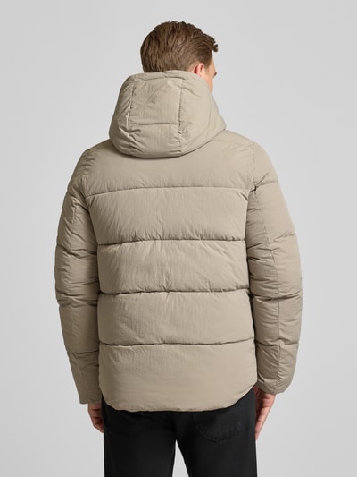 ECOALF Kurtka pikowana z kieszeniami zapinanymi na zamek błyskawiczny model ‘BAZON’ Piaskowy 5