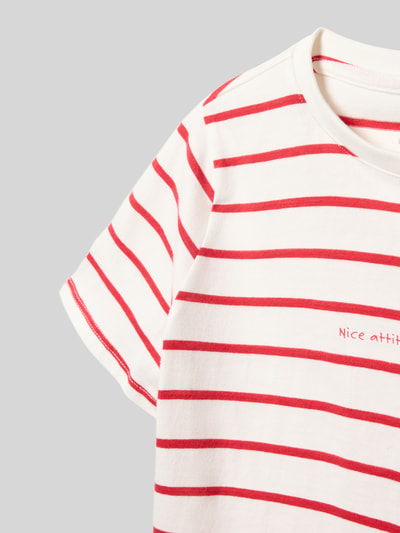 Produktfoto, Kinder T-Shirt aus reiner Bio-Baumwolle Modell 'HELLE' von Only, Optik: Allover-Muster, Regular-Fit, Rundhals, Kurzarm, Jersey, weiß mit roten Streifen