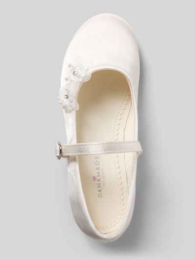 Produktfoto, Kinder Ballerina mit Dornschließe von DANAMADE in Creme, Abgerundete-Spitze, Zierbesatz, strukturierte Sohle, Größe 31, Absatzhöhe 1 cm, Schafthöhe 5 cm, Schaftweite 5 cm