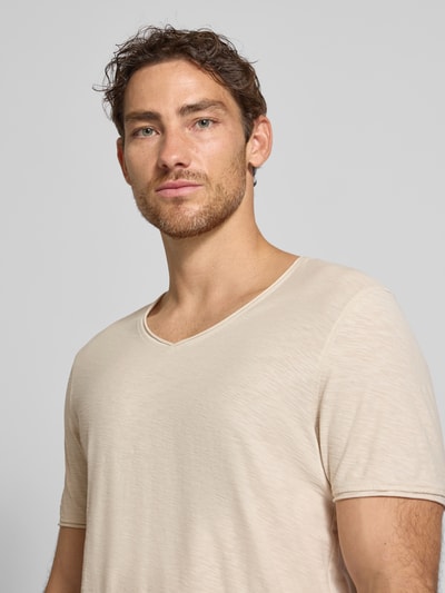 MCNEAL T-Shirt mit V-Ausschnitt Sand 3