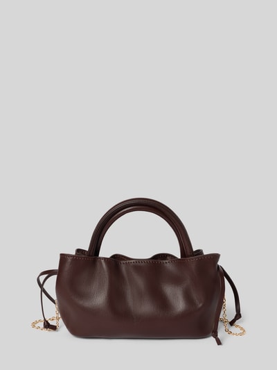 Produktfoto, Clutch mit Tunnelzug Modell 'PetitePouch' von Jake*s Cocktail in Dunkelbraun mit goldener Kette, glatte Lederoptik