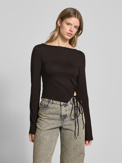 WEEKDAY Cropped Longsleeve mit U-Boot-Ausschnitt Modell 'Tayla' Schoko 4