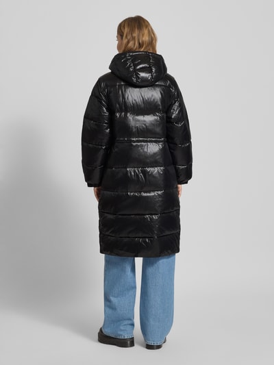 Calvin Klein Jeans Płaszcz pikowany o kroju regular fit z nadrukiem z logo model ‘Shine’ Czarny 5