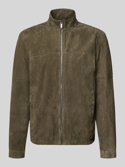 Produktfoto, Regular Fit Lederjacke aus echtem Ziegenvelours Modell 'JIMMY-S' von Strellson in Oliv mit Stehkragen, Reißverschluss und Napoleontasche.
