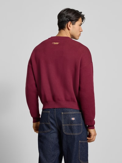 PROHIBITED Gebreide pullover met embleem en ronde hals Bordeaux - 5