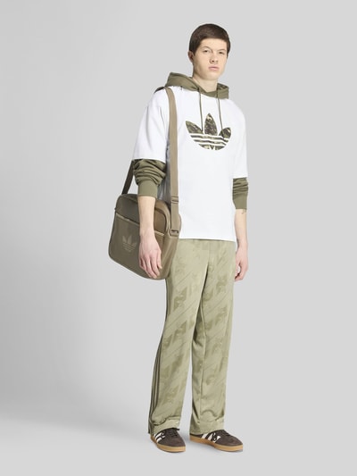 adidas Originals Regular Fit Sweathose mit Allover-Logo-Print Silber 1