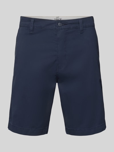 Produktfoto, Bermudas mit Gesäßtaschen von Levi's®, dunkelblauer Baumwoll-Elasthan-Mix, gerader Schnitt, französische Eingrifftaschen, Knopf- und Reißverschluss, Bundweite 42 cm, Innenbeinlänge 23 cm.