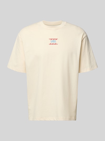Produktfoto, T-Shirt mit Label-Print Modell 'GERGEI' von Samsøe Samsøe, bawełna, krój relaxed fit, okrągły dekolt, długość tyłu w rozmiarze M: 71 cm, kremowy, gładka faktura