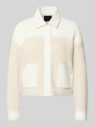 Produktfoto, Regular Fit Jacke in Strick-Optik von Marc Cain aus Baumwoll-Mix, cremefarben, Umlegekragen, Knopfleiste, AufgesetzteTaschen.