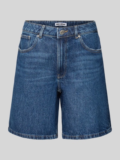 Produktfoto, Jeansshorts mit Eingrifftaschen von REVIEW aus reiner Baumwolle, blau, Regular Fit, sichtbare Nähte, strukturierte Oberfläche.