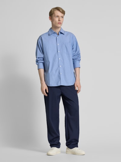 Redefined Rebel Loose Fit Stoffhose mit Strukturmuster Modell 'ANDY' Marine 1