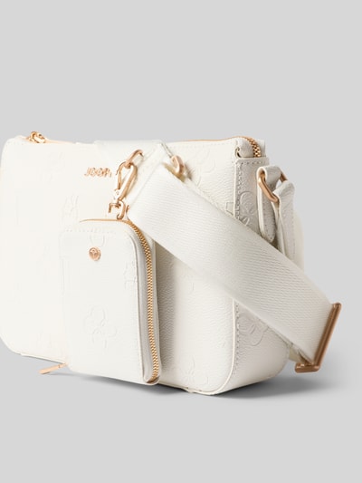 Produktfoto, Handtasche mit Logo-Muster Modell 'decoro edition jasmina' von JOOP!, cremeweiß, abnehmbarer breiter Schulterriemen, Reißverschluss, dezente Prägung, Label-Applikation, Szerokość w rozmiarze 1: 24 cm, długość 16 cm, głębokość 6 cm, długość paska 109 cm, damska torebka