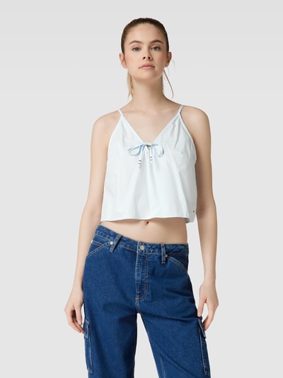 Tommy Jeans Top mit V-Ausschnitt Modell 'POPLIN' Hellblau 4