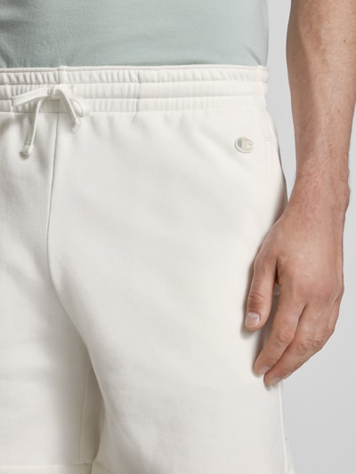 CHAMPION Relaxed fit sweatshorts met logobadge, model 'Sustainable' Offwhite - 3