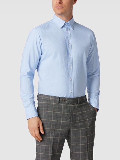 Christian Berg Men Koszula biznesowa o kroju regular fit z kołnierzykiem typu button down Błękitny 4