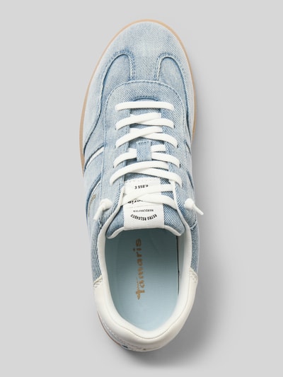 Produktfoto, Low Top Sneaker mit Allover-Muster von Tamaris aus Glattleder, hellblau mit weißen Akzenten, runde Schuhspitze, flache Sohle, Label Print, leicht profilierte Sohle, sznurowane