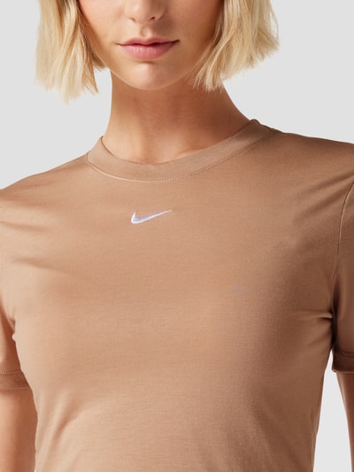 Nike Cropped T-Shirt mit Label-Stitching Rose 3