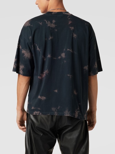 REVIEW Oversized T-Shirt in Batik-Optik Black 5