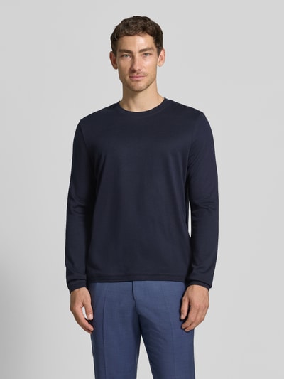 Mannenmodel draagt shirt met lange mouwen van puur katoen, regular fit, Model 'Baldi' van CINQUE, ronde hals, vooraanzicht bovenlichaam