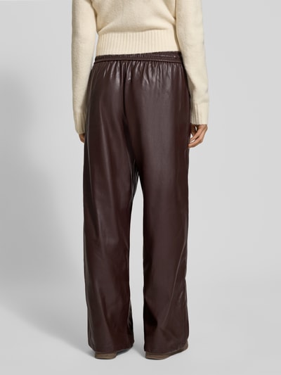 VILLA SOPHIE Wide Fit Stoffhose in Leder-Optik Modell 'Judy' Dunkelbraun 5