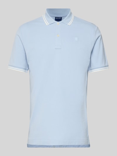 Produktfoto, Slim Fit Poloshirt mit Logo-Stitching Modell 'Dunda' von G-Star Raw aus elastischem Baumwoll-Mix in Hellblau mit Polokragen.
