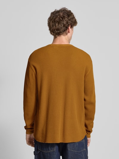 Levi's® Relaxed Fit Longsleeve mit Rundhalsausschnitt Senf 5