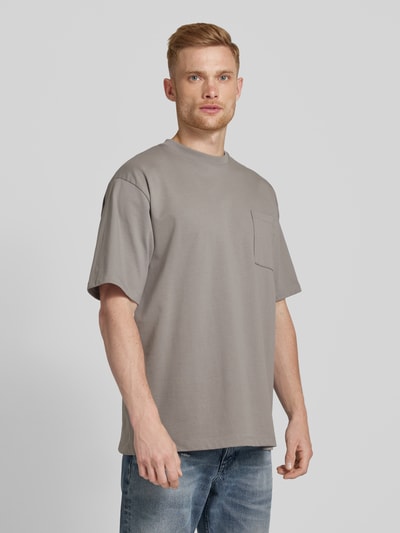 Scotch & Soda T-shirt z kieszenią na piersi model ‘CORE’ Średnioszary 4