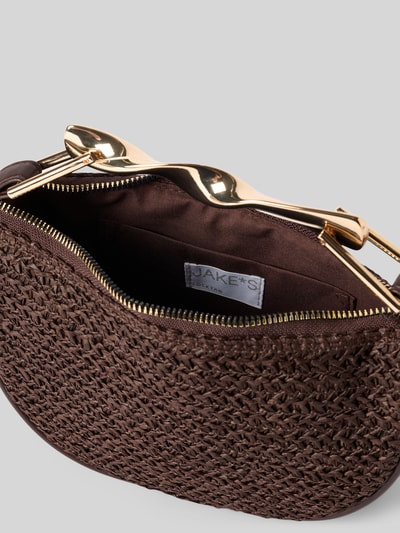 Produktfoto, Handtasche in Flecht-Optik mit kurzem Tragegriff von Jake*s Cocktail aus Papier mit Hauptfach, Reißverschluss, braune Farbe, strukturierte Oberfläche, Maße: Breite 23 cm, Länge 14 cm, Tiefe 6 cm, Schulterriemen 24 cm.