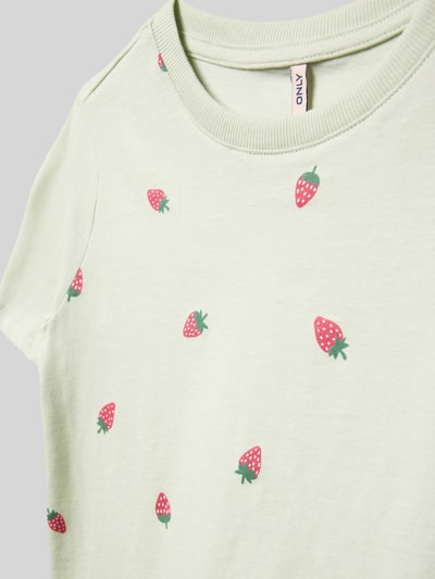 Productfoto, Regular Fit T-Shirt aus reiner Baumwolle Modell 'BEATE' van Only, lichtgroene kleur, aardbeienprint, ronde hals, korte mouw, jersey katoen, kinder T-shirt, unilook, motiefprint, materiaal: zuiver katoen