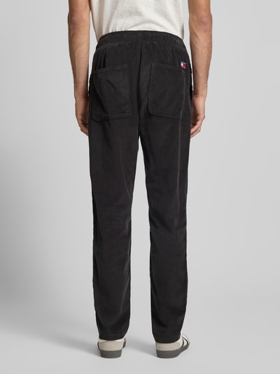 Tommy Jeans Spodnie sztruksowe o kroju tapered fit z czystej bawełny model ‘ISAAC’ Czarny 5