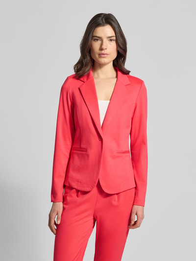 Kobiece modelka nosi Regular Fit Blazer mit Viskose-Anteil Modell 'Kate' od ICHI, elastyczna mieszanka materiałów, kolor różowy, przód, zbliżenie górnej części.