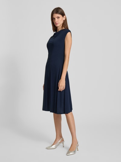 BOSS Sukienka midi o kroju slim fit z dżerseju wiskozowego model ‘ELAMI’ Granatowy 1