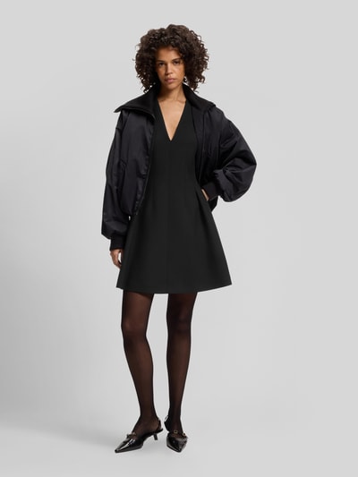 HUGO Regular Fit Etuikleid mit V-Ausschnitt Black 1