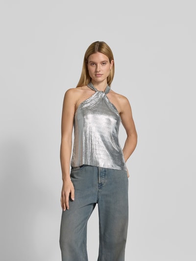 Frauenmodel trägt Top in Netz-Optik von Rabanne in Silber, Regular Fit, Stehkragen, Neckholder, Nahaufnahme Oberkörper.