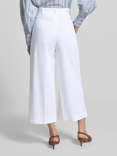 Frauenmodel trägt Regular Fit Culotte aus Baumwoll-Mix Modell 'TEQUILA' von Max Mara, Optik: Unifarben, Ganzkörperansicht Rückansicht.