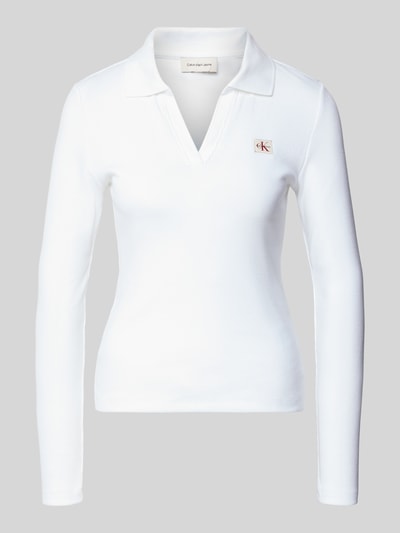 Produktfoto, Longsleeve mit Label-Detail von Calvin Klein Jeans, biały, bawełna z domieszką elastanu, krój slim fit, kołnierzyk polo, dekolt V, długość tyłu w rozmiarze S: 57 cm