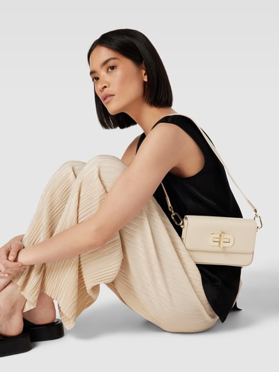 Tommy Hilfiger Umhängetasche aus Leder Sand 1